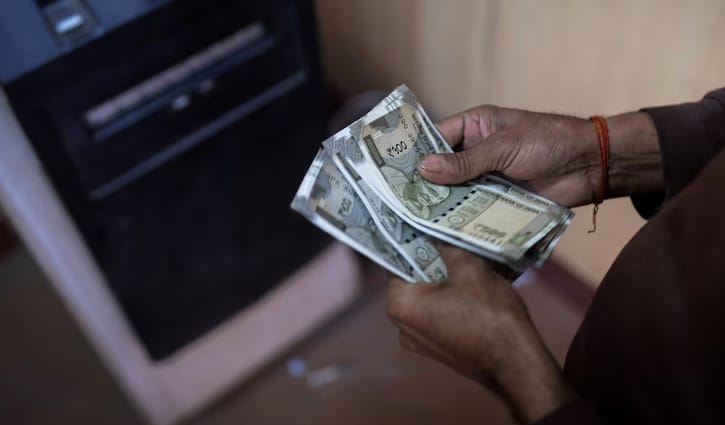 ভারতীয় রুপির রেকর্ড দরপতন, মান নামল সর্বকালের সর্বনিম্ন পর্যায়ে