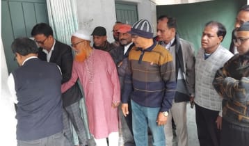 চাকরির মেয়াদ বাড়ানোয় চাটমোহর মহিলা কলেজের অধ্যক্ষের কক্ষে তালা