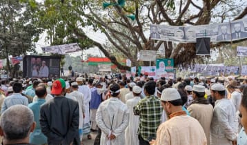 কানায় কানায় পূর্ণ বীর মুক্তিযোদ্ধা মাঠ, বাইরেও সমর্থকদের উপচে পড়া ভিড়