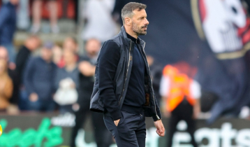 ডাচ ডাগআউটে ফিরলেন গোলমেশিন নিস্টেলরয়