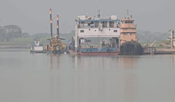শরীয়তপুর-চাঁদপুর নৌপথে ফেরি বিকল, আটকা শত শত যান