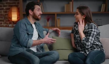 দাম্পত্য সম্পর্ক মজবুত করার অদ্ভুত এক উপায় 