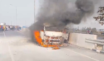 চলন্ত অ্যাম্বুলেন্সে আগুন, অল্পের জন্য প্রাণ বাঁচল ৪ জনের