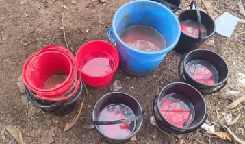 শরিয়তপুরে যৌথবাহিনীর অভিযানে ককটেল ও দেশীয় অস্ত্র উদ্ধার