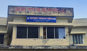 যাত্রীর চাপে চলন্ত ট্রেন থেকে পড়ে প্রাণ গেল কলেজছাত্রের