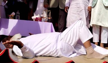 হিন্দু পাটিকরের দেওয়া শীতল পাটি পেতে শুয়ে পড়লেন জামায়াত আমির