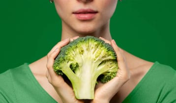 বায়ুদূষণের ক্ষতিকর প্রভাব থেকে রক্ষা করতে পারে যেসব খাবার 