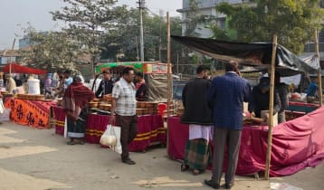 সরস্বতী পূজায় তিনশ বছরের ঐতিহ্য তাড়াশের দই মেলা