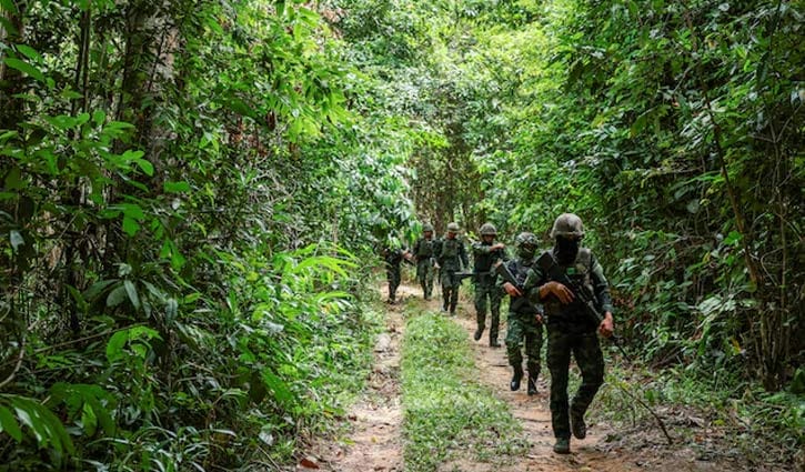 থাই সেনারা এখনো বেসামরিক এলাকা দখলে রেখেছে, যুদ্ধবিরতি সংকটে: কম্বোডিয়া