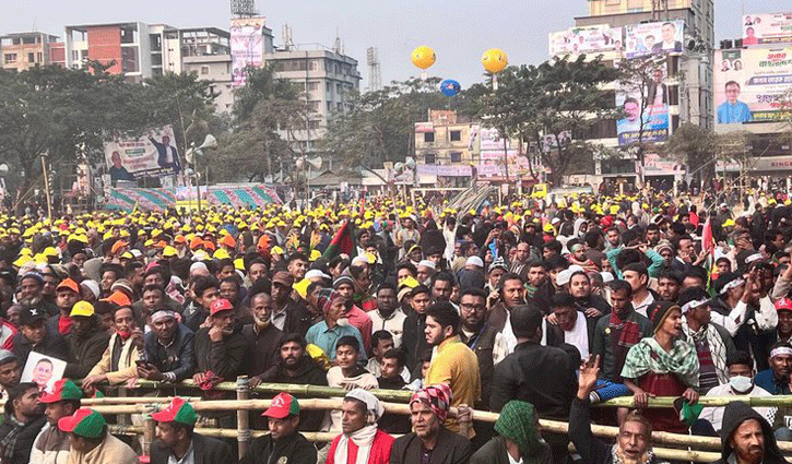 প্রস্তুত মঞ্চ, আলিয়া মাদ্রাসা মাঠে জনসমুদ্র