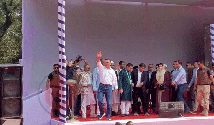 সমাবেশ মঞ্চে তারেক রহমান 