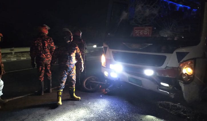 ঢাকা–মাওয়া এক্সপ্রেসওয়েতে বাসচাপায় মোটরসাইকেল চালকসহ নিহত ২