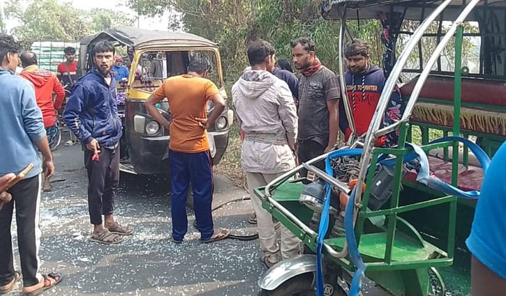 মায়ের কোল থেকে ছিটকে পড়ে প্রাণ গেল শিশুর