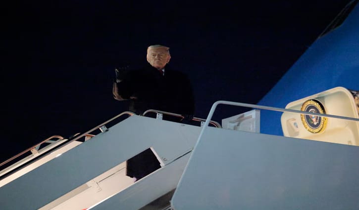 বিমানে যান্ত্রিক গোলযোগ, মাঝপথ থেকে ওয়াশিংটনে ফিরলেন ট্রাম্প