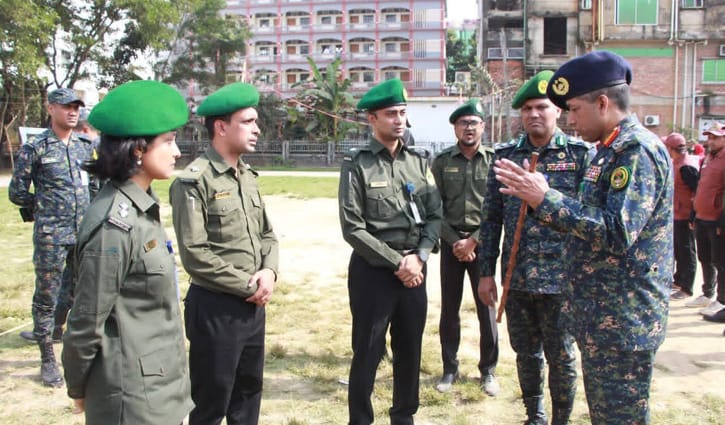 নিরাপত্তা নিশ্চিতে এবার কেন্দ্রের ভেতরে সশস্ত্র আনসার সদস্য থাকবেন