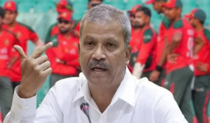 বিশ্বকাপ স্কোয়াডের ক্রিকেটারদের সঙ্গে আসিফ নজরুল বসছেন আজ