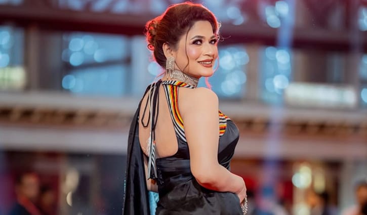 প্রাক্তন দুই স্বামীকে কেন ‘মহান’ বললেন বাঁধন?