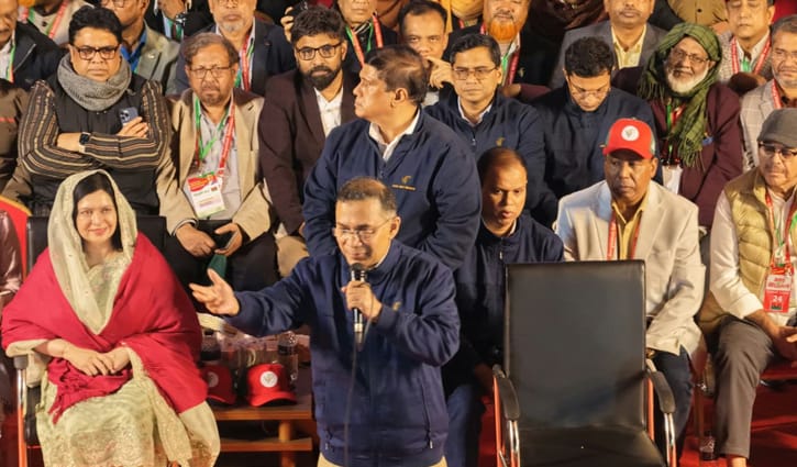 বগুড়ায় ‘ঘরের ছেলে’ তারেক, ‘আজ আমার কিছু দেবার নেই, শুধু চাইবার আছে’