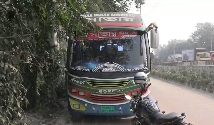 চলন্ত বাসে কলেজছাত্রীকে রাতভর সংঘবদ্ধ ধর্ষণের অভিযোগ, আটক ৩