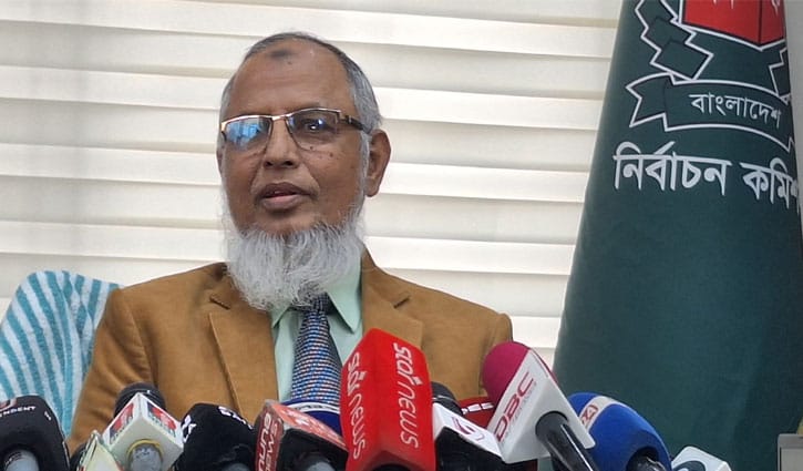 নির্বাচনের দায়িত্বে থেকে গণভোটের পক্ষ-বিপক্ষে প্রচার করা যাবে না: ইসি