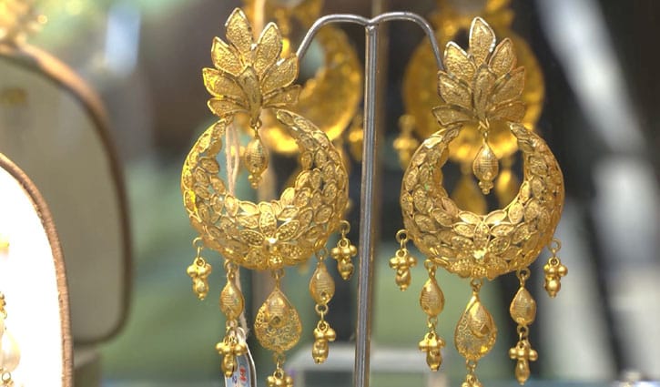 স্বর্ণের ভরি ৩ লাখ ছুঁই ছুঁই, একদিনের ব্যবধানে বাড়ল ১৬২১৩ টাকা