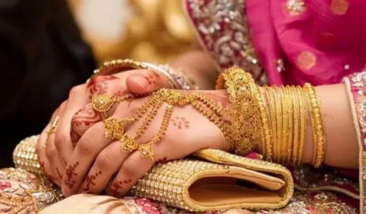 স্বর্ণের দাম ভরিতে কমল ৬৫৯০ টাকা