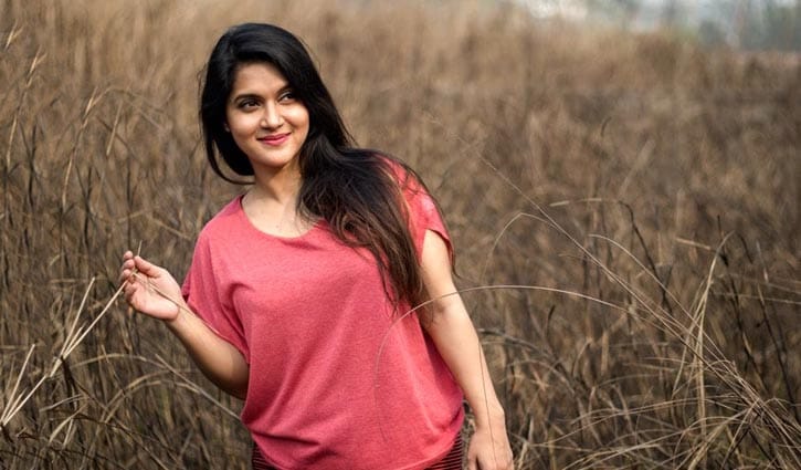 ঘরে বসে দেখা যাচ্ছে মিথিলার ‘তারার সার্কাস’