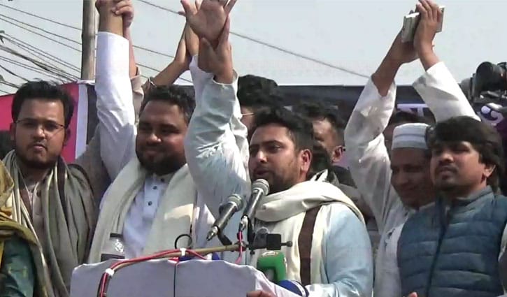 আ.লীগকে রাজনীতিতে ফেরানোর ষড়যন্ত্র করছে একটি দল: নাহিদ