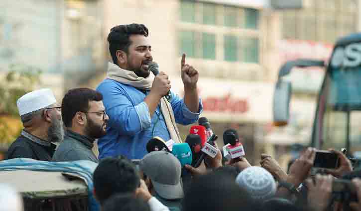 ১১ দলের পক্ষে জনজোয়ার তৈরি হওয়ায় তারা ভয় পাচ্ছে: নাহিদ