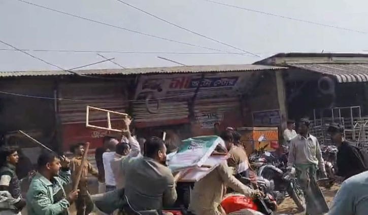 ফেসবুক স্ট্যাটাসকে কেন্দ্র করে নড়িয়ায় বিএনপি-জামায়াত সংঘর্ষ