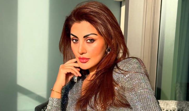 ‘যতটা সম্ভব টাকা উপার্জন করুন, টাকার চেয়ে বড় কিছু নেই’