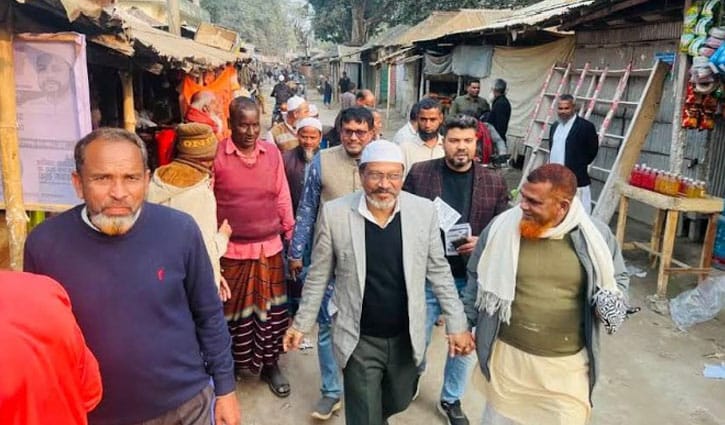 সৈয়দপুরে বাংলার পাশাপাশি উর্দুতে ভোট প্রার্থনা