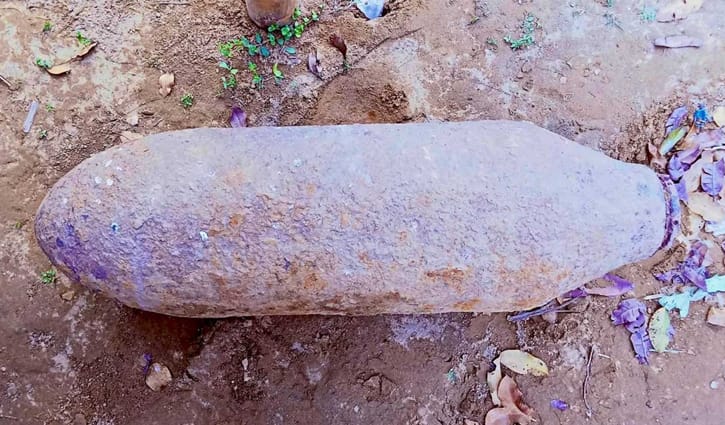 পাথর ভেবে ১০ বছর ধরে বোমার ওপর ধোয়া হচ্ছিল কাপড়