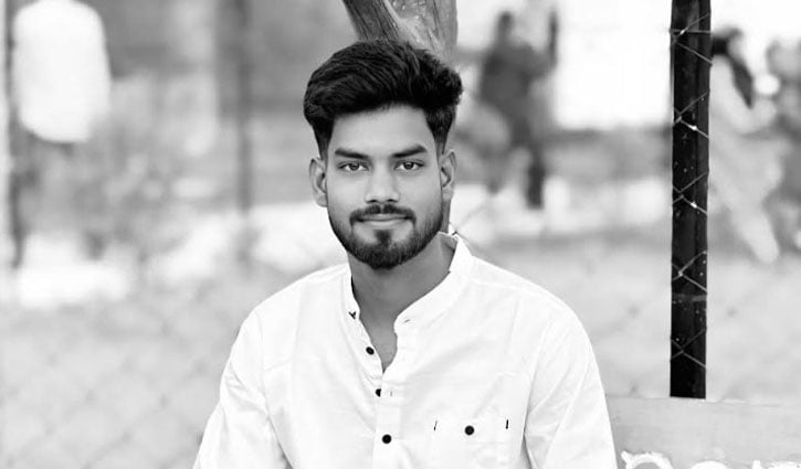 ফুটবল খেলার সময় বজ্রপাতে যুবকের মৃত্যু