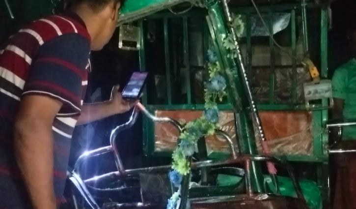 পটুয়াখালীতে বাস-ইজিবাইকের সংঘর্ষে নিহত ১