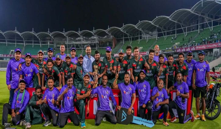 উত্তেজনার পারদ ছড়িয়ে রোমাঞ্চের শেষে বিষাদের হাসি