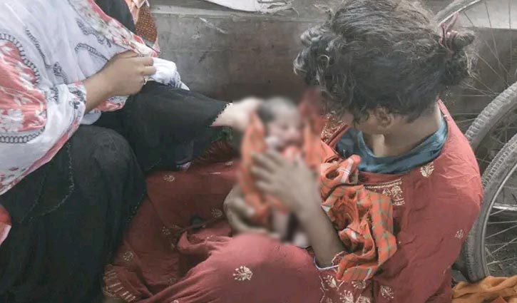 যাত্রী ছাউনিতে মানসিক ভারসাম্যহীন নারীর সন্তান প্রসব