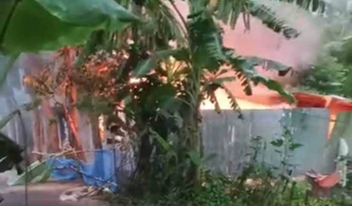 অভিযুক্তের বাড়িতে লাগানো আগুনে দগ্ধ ৩ জনের মৃত্যু