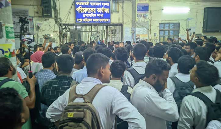 রমেক হাসপাতালে চিকিৎসক-রোগীর স্বজনদের হাতাহাতি, দুর্ভোগ