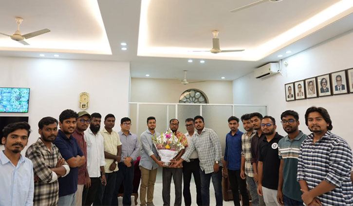 শিক্ষার্থীদের পক্ষে জবি প্রেসক্লাব: উপাচার্য