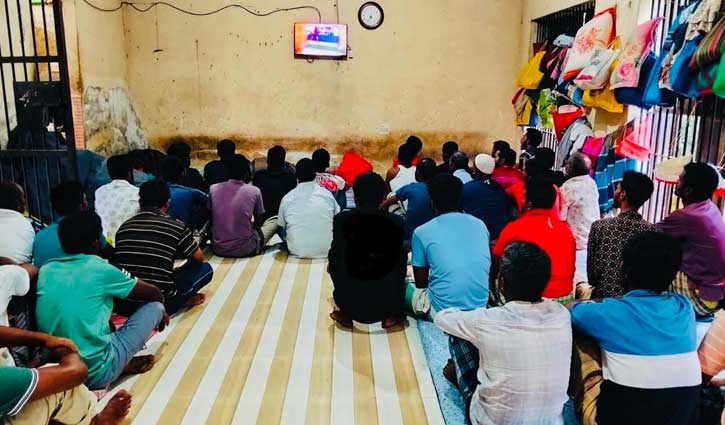 বিশ্বকাপ দেখতে টাঙ্গাইলে কারাগারে টেলিভিশন দিলেন ড
