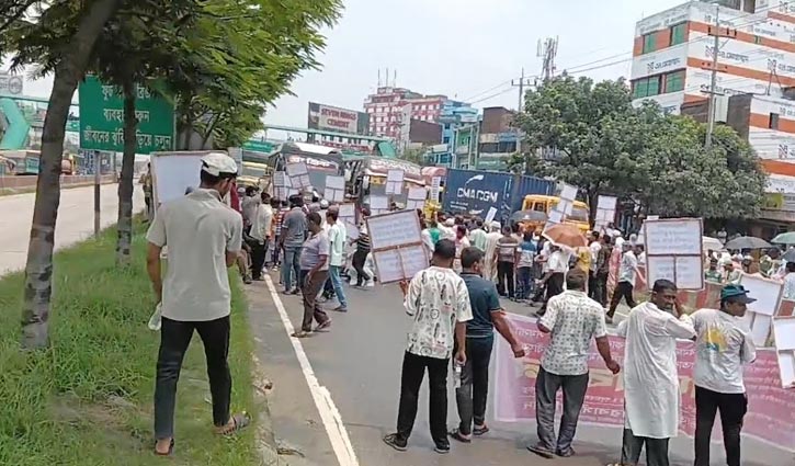 ঢাকা-চট্টগ্রাম মহাসড়কে বিক্ষোভ, যানজটে ভোগান্তি