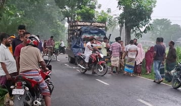 টাঙ্গাইলে দাঁড়িয়ে থাকা ট্রাকের পেছনে পিকআপের ধাক্কা, নিহত ৪