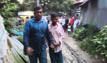 পুলিশ দেখে পুকুরে ঝাঁপ দিয়েও শেষ রক্ষা হলো না
