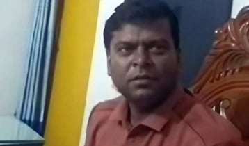 থানায় ‘ঘুষের টাকা’ গুনে প্রত্যাহার হলেন পরিদর্শক 