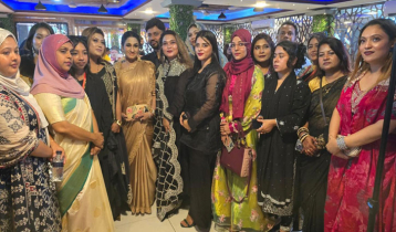 মেকআপের আয়নায় স্বপ্নের মুখ: গাজীপুরে শত নারীর দক্ষতা বাড়ানোর আয়োজন