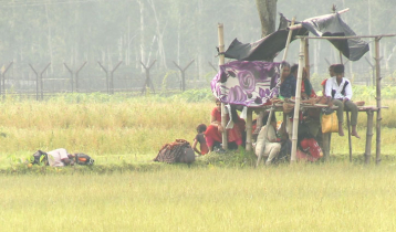খাবার দেয়নি বিএসএফ, সহায়তার হাত বাড়িয়েছেন বাংলাদেশিরা