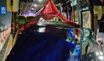 উল্টো পথে অটোরিকশা, বাসের ধাক্কায় প্রাণ গেল ৩ জনের   