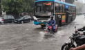 একটানা বৃষ্টিতে জলমগ্ন কলকাতা
