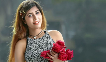 সাভারে মডেল নায়লা নাঈমকে হেনস্তার অভিযোগ